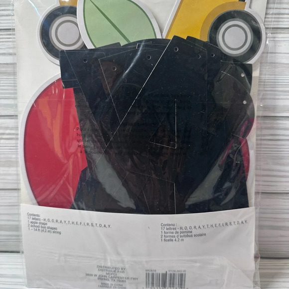 Celebrate it Back to School decor kit - Picture 2 of 3